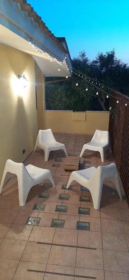 Artistika Golden Apartment Capitana