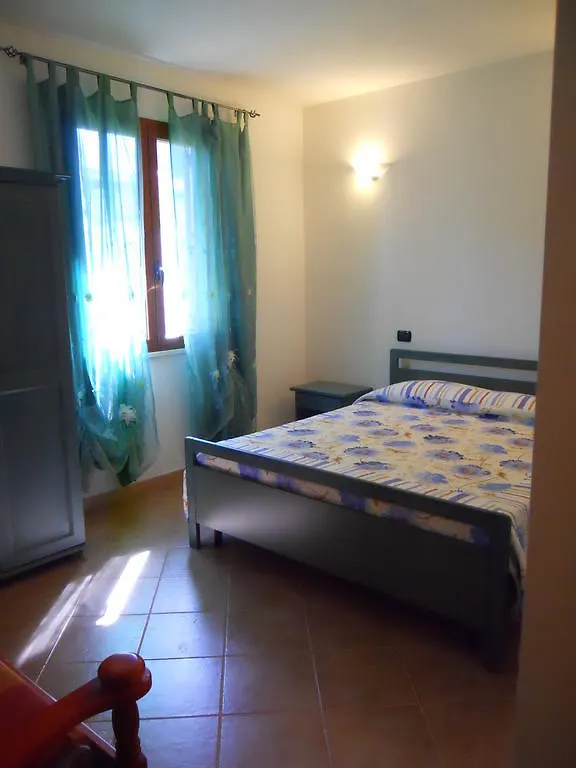Artistika Golden Apartment Capitana