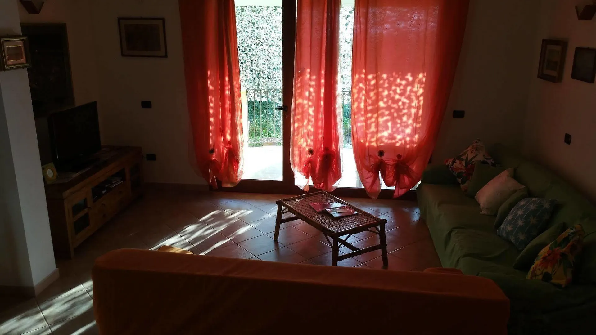 Artistika Golden Apartment Capitana